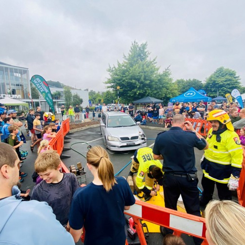 Cops with cakes image of crowd