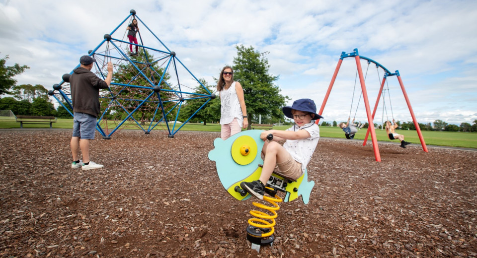 TimCuff SaxtonFieldsPlay02 Large